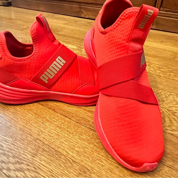 Puma Women's Red Sneakers - Picture 2 of 8